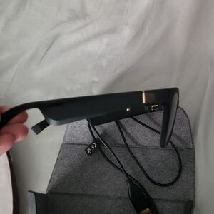 Bose blue tooth sunglasses